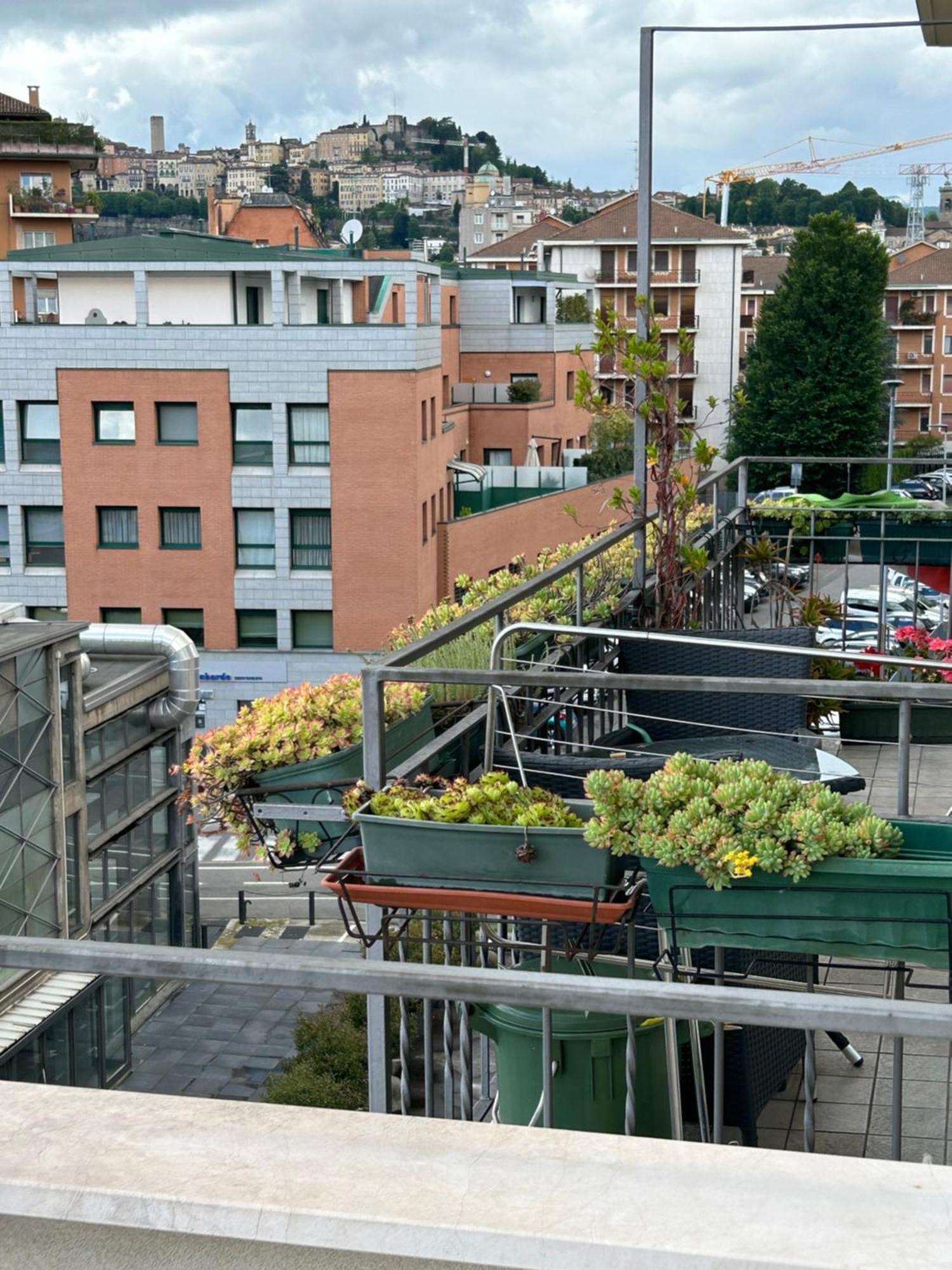 Bed Station -Self Check In- Bed & Breakfast Bergamo Eksteriør bilde